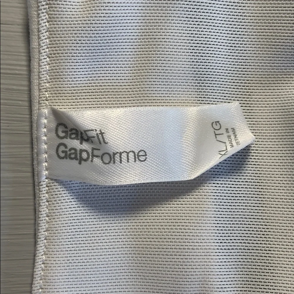 Gap Workout Top - Picture 4 of 7